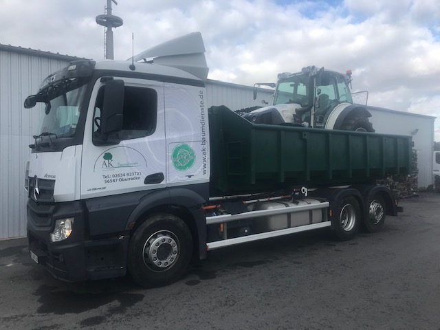 AK-Logistics-Traktor-Umsetzung